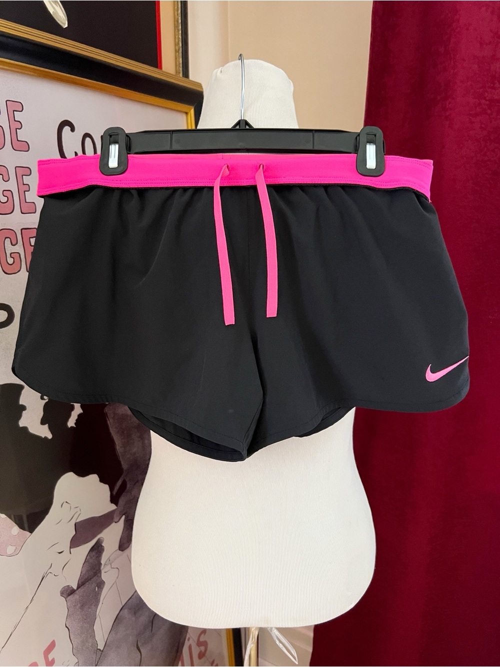 Nike Women's Phantom 2-in-1 Shorts (Style 832885-012) - Size Medium